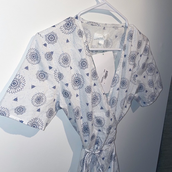 NWT outer unknown wrap dress - Picture 2 of 2